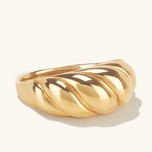 Mejuri Croissant Dome Ring size 5